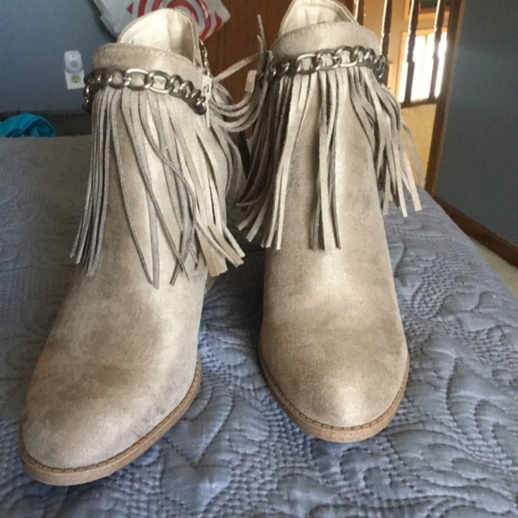 Women's Fringe Boots - Picture 3 of 5